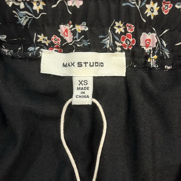 NWT Max Studio Skirt with Floral Print - Picture 4 of 4